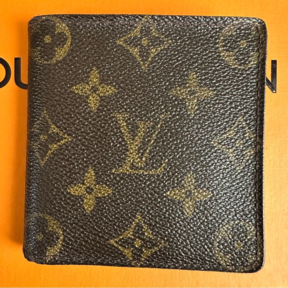 Louis Vuitton Monogram Men’s Wallet CA1300